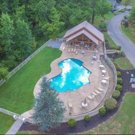 The Honey Pot, Hot Tub, Resort Pool, 1089 Free Tickets Each Paid Day, Dollywood And More
